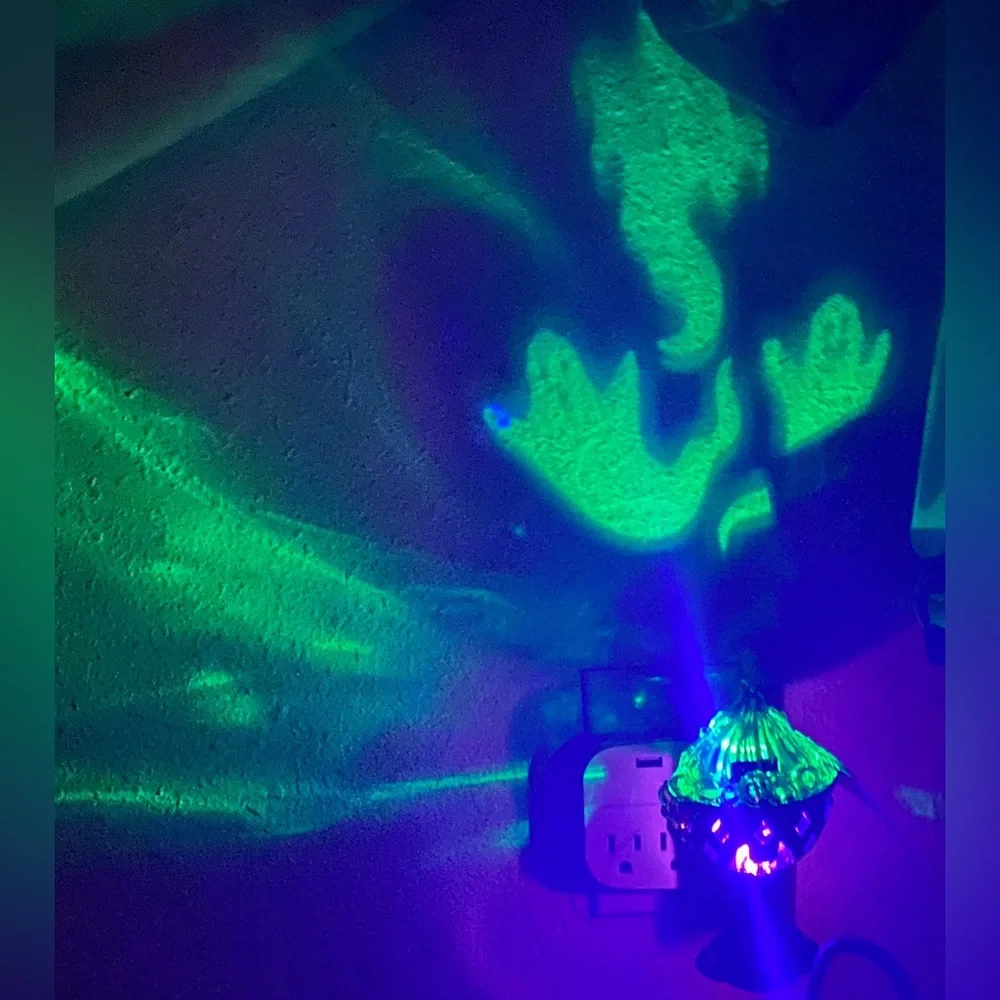 BATH AND BODY WORKS GHOSTLY GOBLET PROJECTOR NIGHTLIGHT WALLFLOWER PLUG